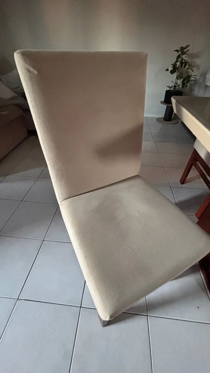 Mesa com tampo de vidro e 4 cadeiras - Foto 4