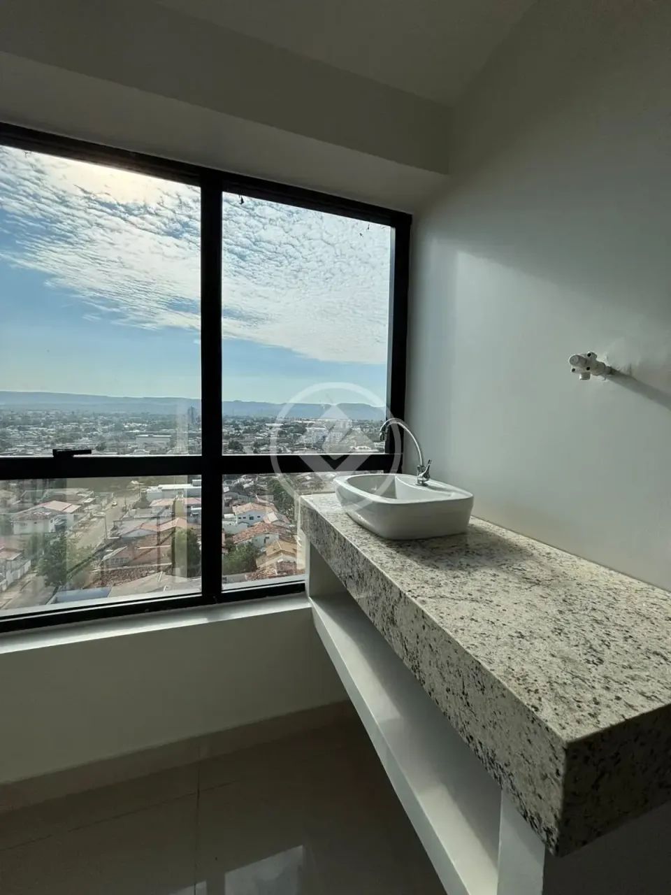 Aluga-se Sala Comercial Com 2 Pavimentos no Ibis Hotel JK codigo: 384366 - Foto 5