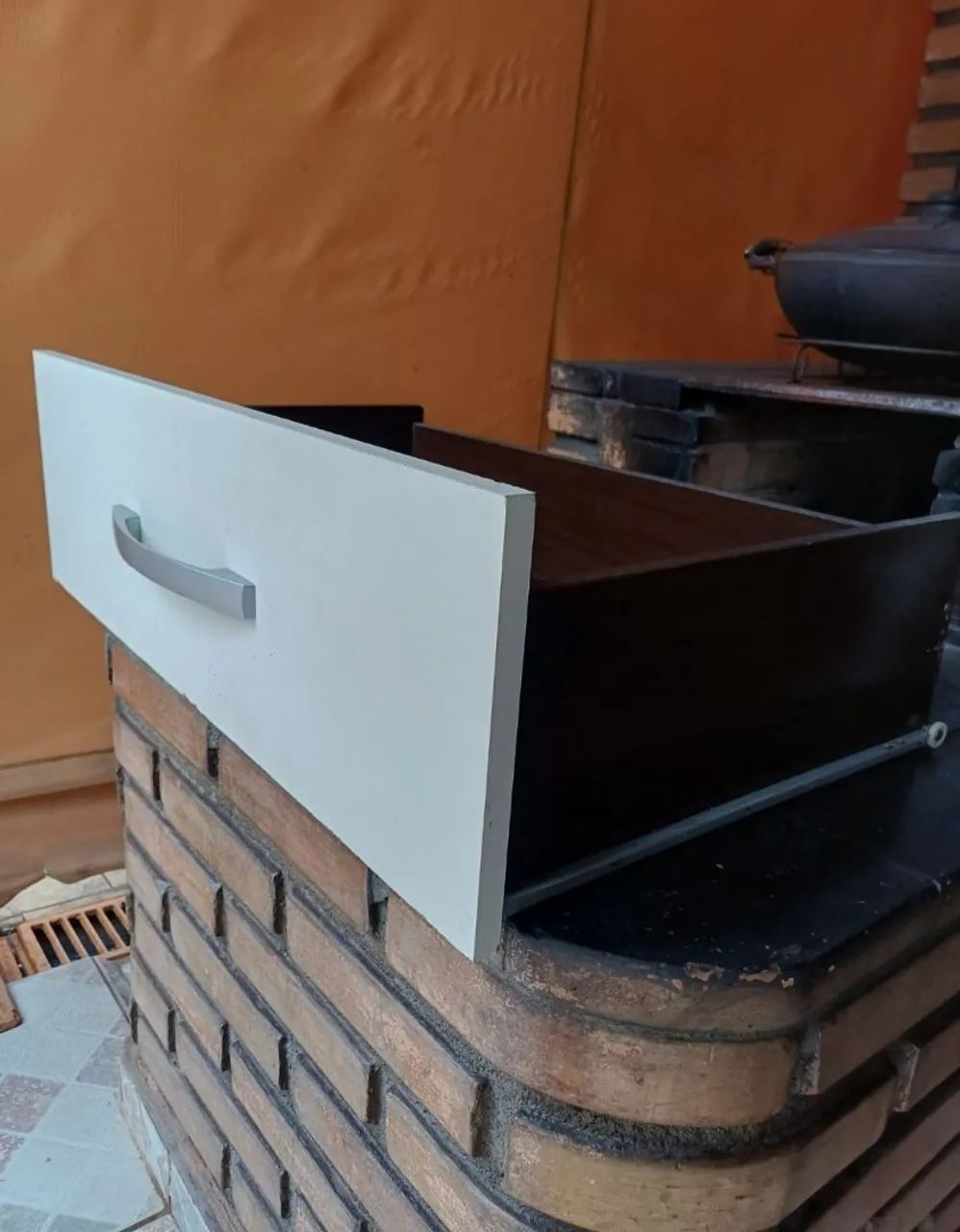 Comoda com 4 gavetas e 1 porta - Foto 4