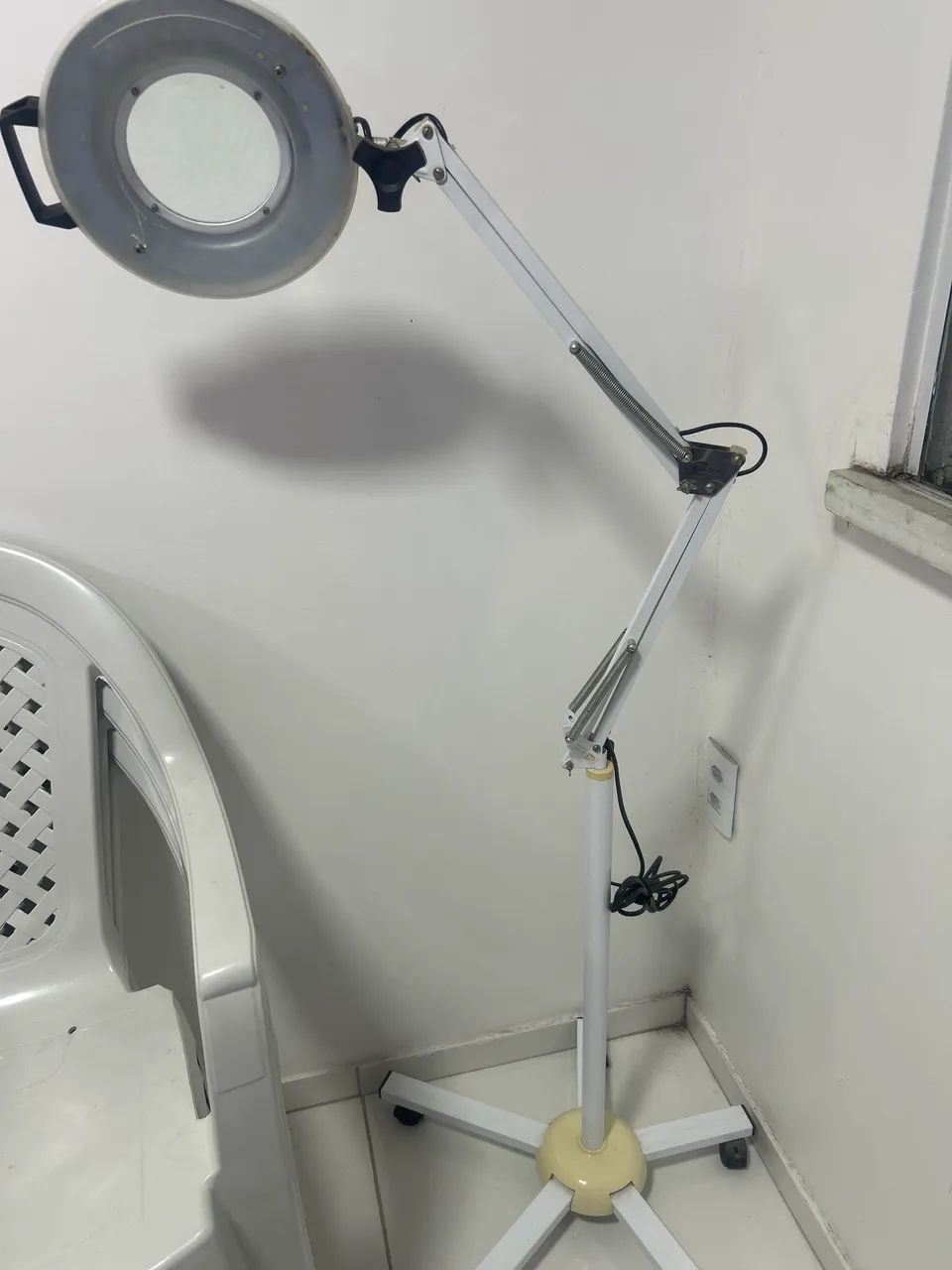 Lupa tripé 