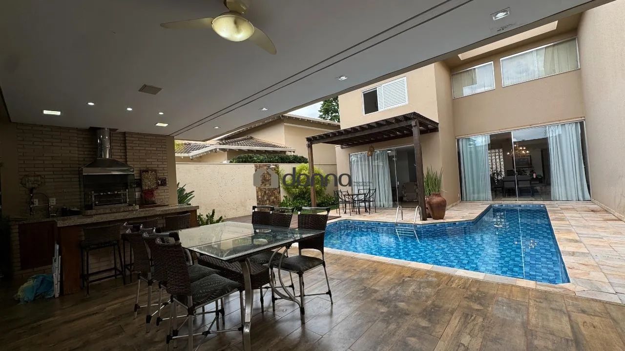 Casa Residencial à Venda em Uberaba - Flamboyant Residencial Park com Piscina, Espaço Gour