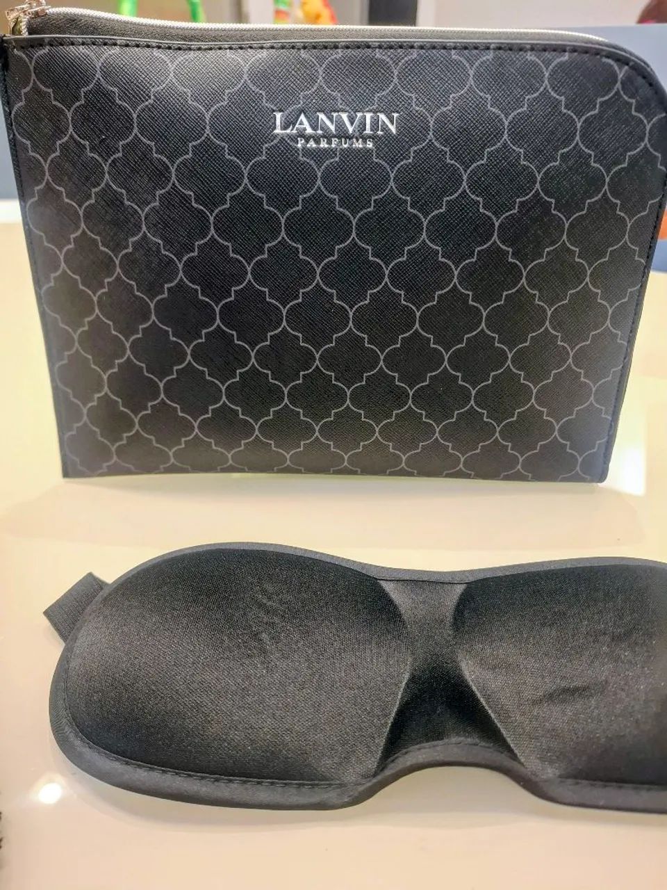 Necessaire preta com amenity kit Lanvin Parfums  - Foto 2