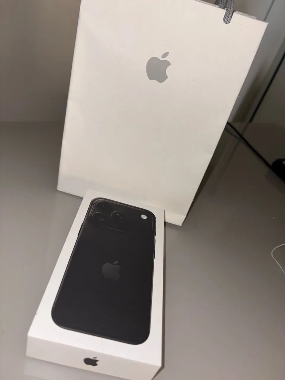 iPhone 18 PRO 256 LACRADO