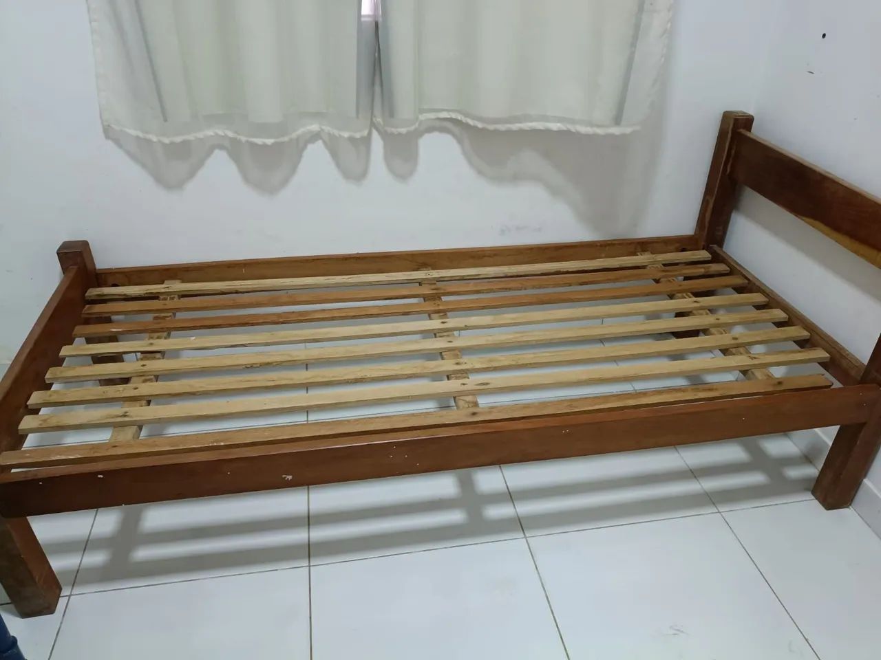 Vendo cama de solteiro  - Foto 3