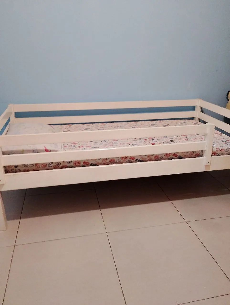 Cama infantil com grade
