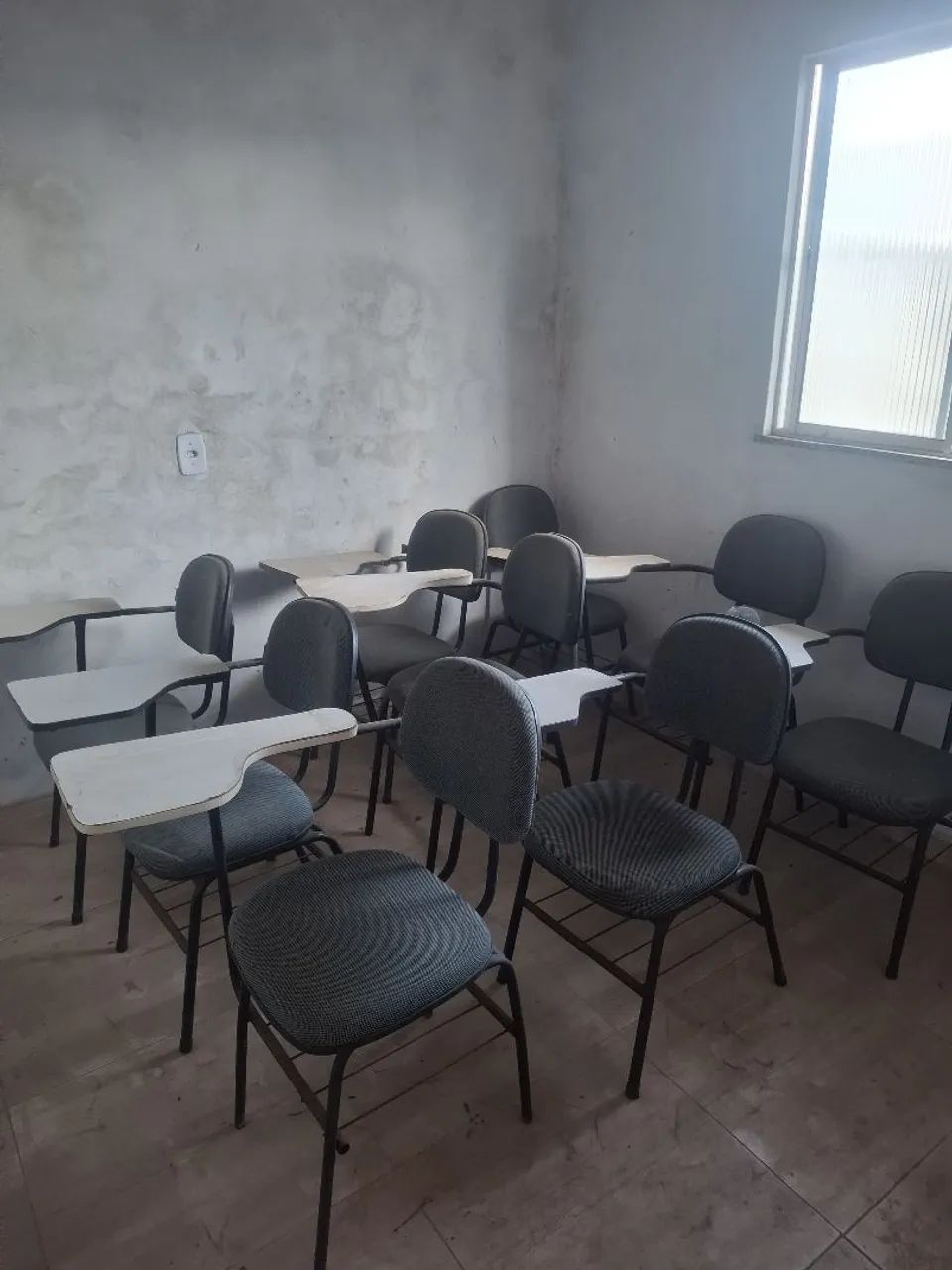VENDO CADEIRAS EM BOM ESTADO