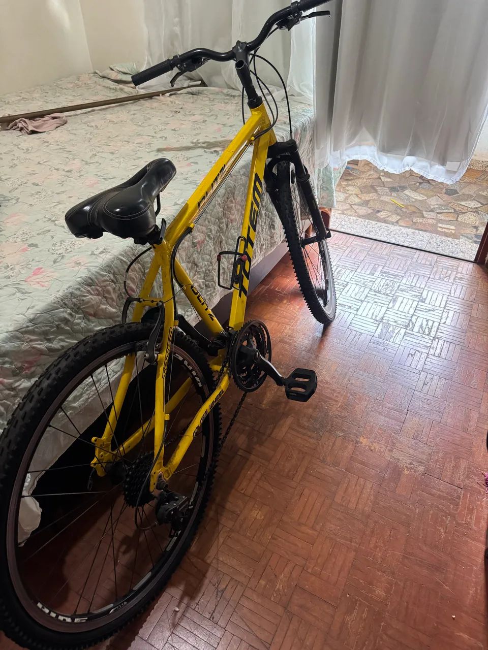 Bicicleta Mountain Bike Aro 26 com Marchas e Suspensão - Foto 5
