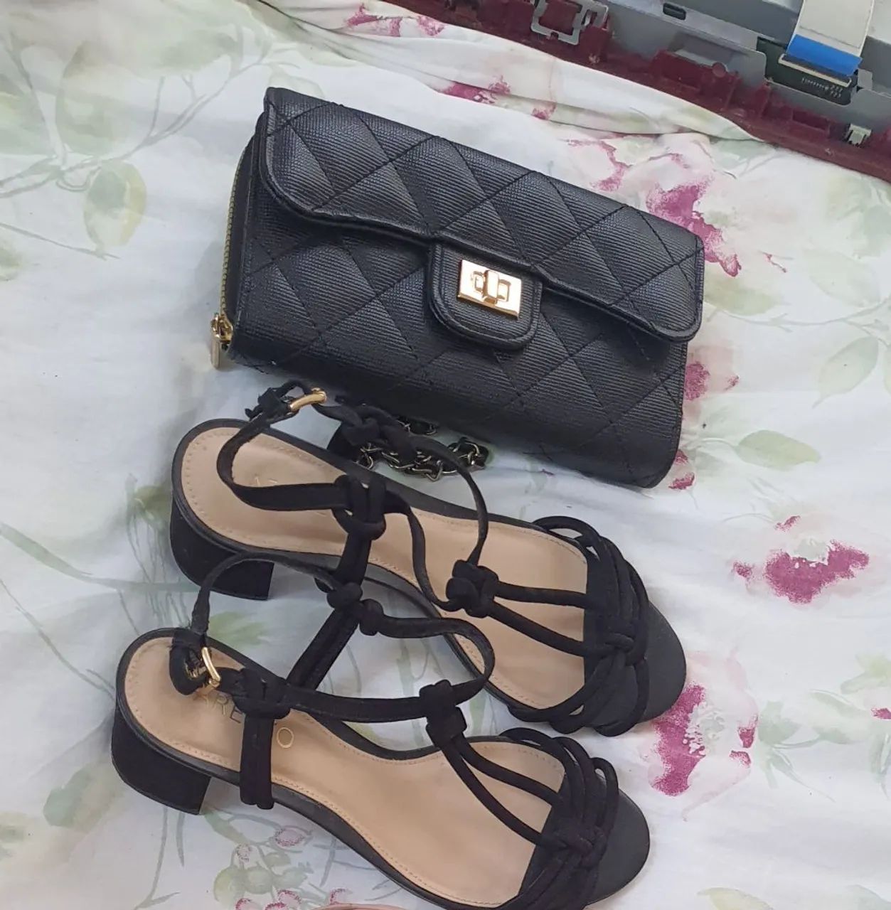 Sapato numero 35 preto... ganhei e não usei