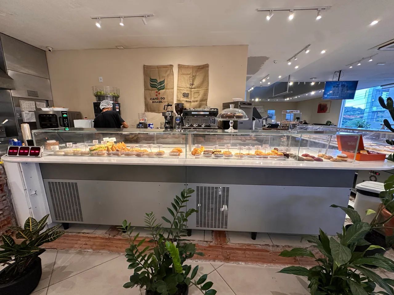 Vitrine expositora refrigerada confeitaria Ingecold 3,50m - Foto 3