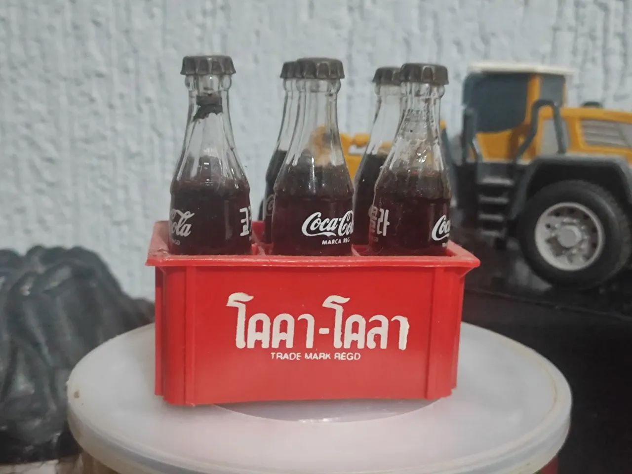 Miniatura de fardinho e garrafinhas de coca cola antigo - Foto 2