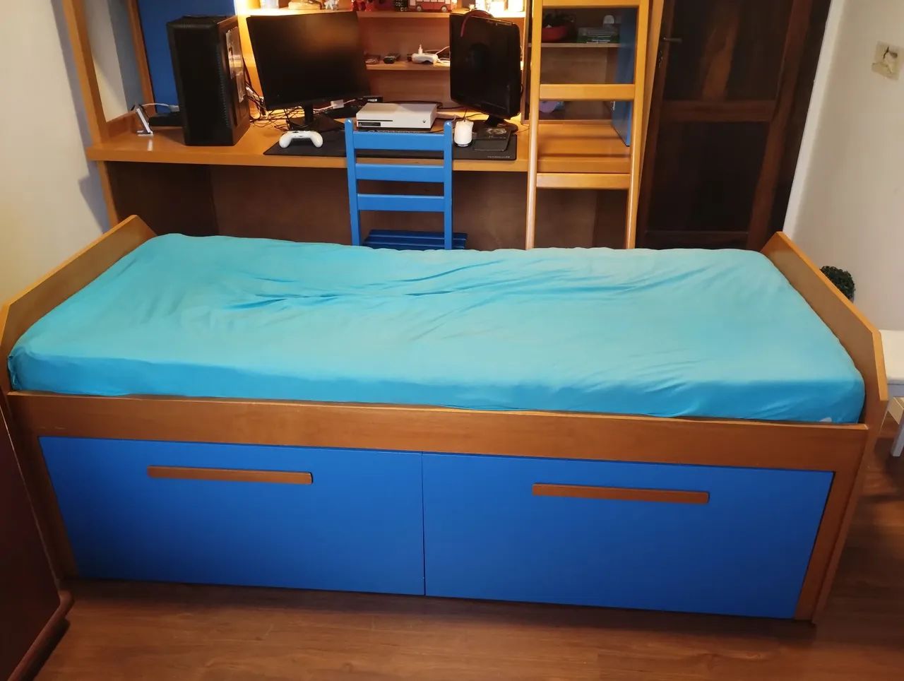 Móvel de madeira maciça para quarto com 2 camas e bancada de 2 metros! - Foto 4