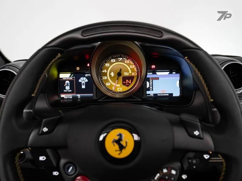 Ferrari F8 Spider 3.9 V8 Bi-Turbo 720cv, foto 17 de 20