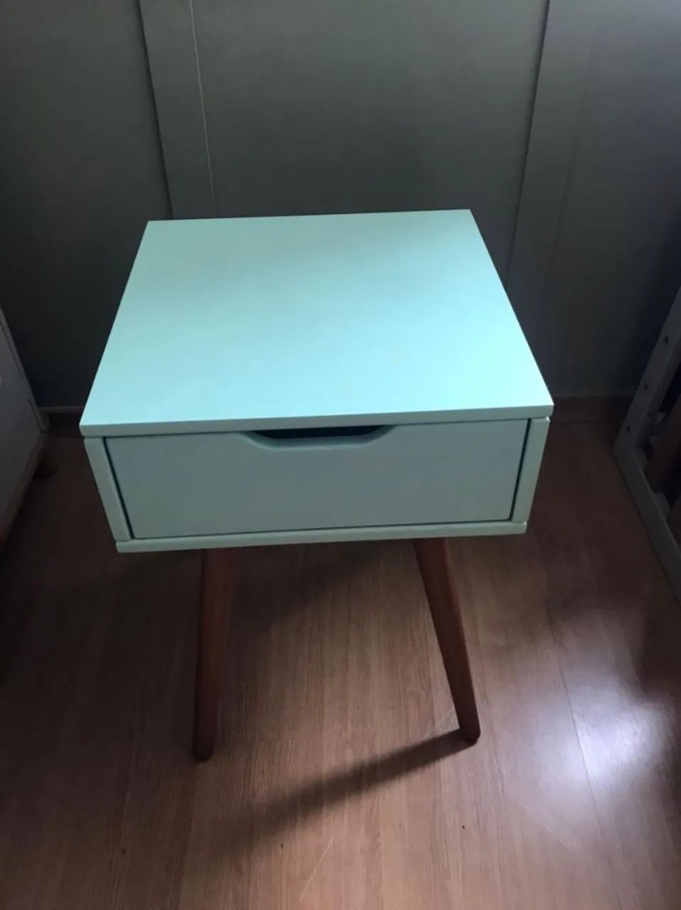 2 mesas de cabeceira com gaveta - Foto 2