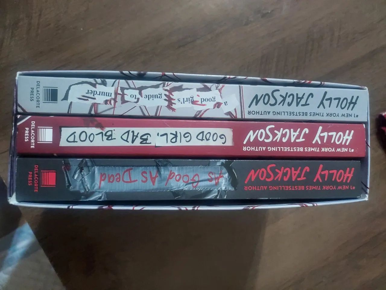 A Good Girl's Guide to Murder - Livros e revistas - Alto da Serra