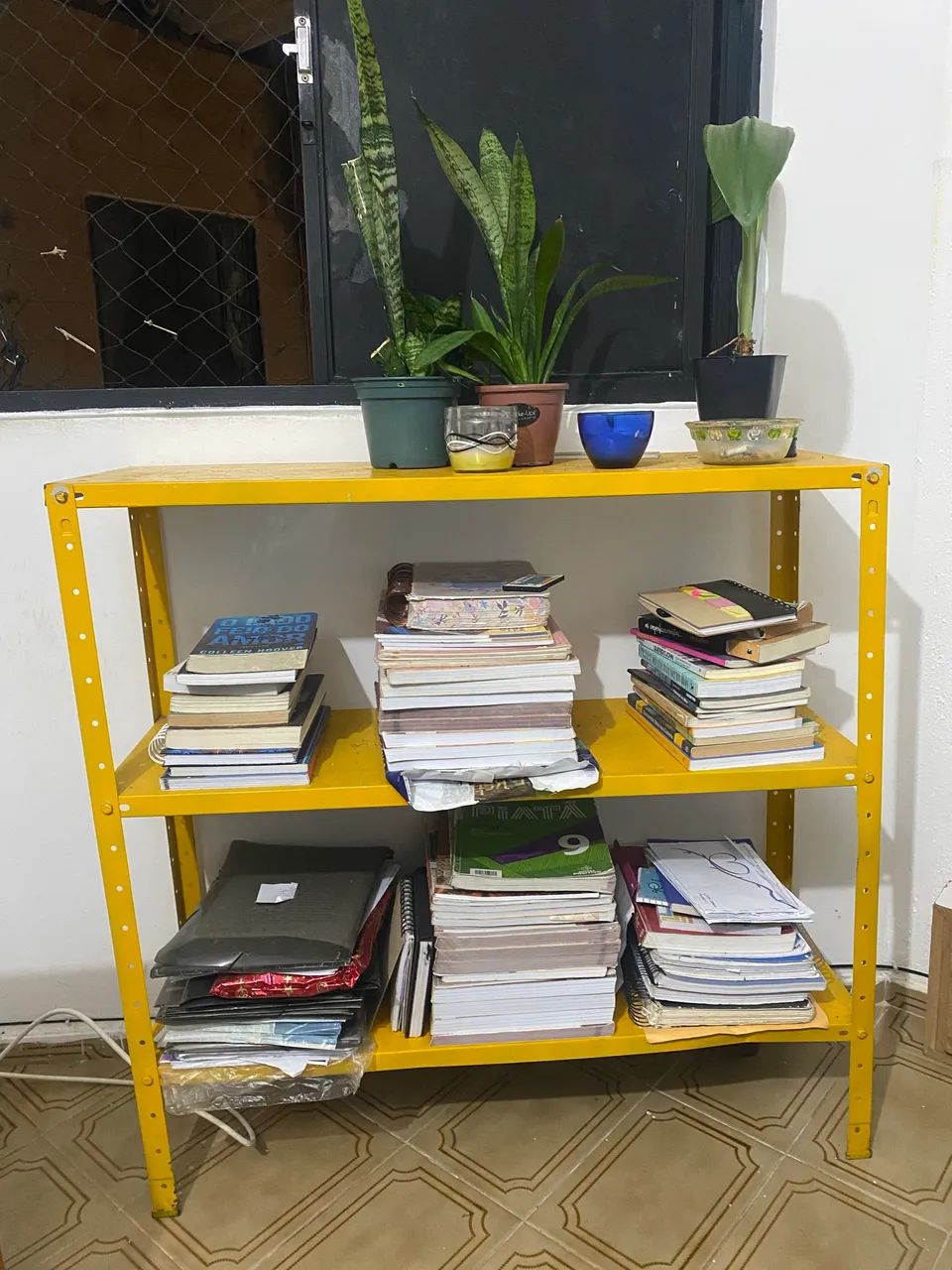 Estante de livros 