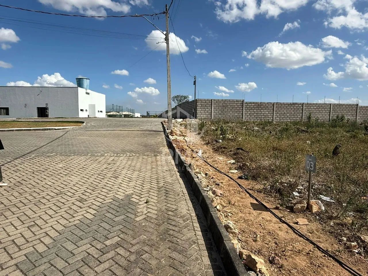 VENDE-SE LOTE NO CONDOMÍNIO FLOR DE MARIA PRÓXIMO A ÁREA DE LAZER - Foto 2