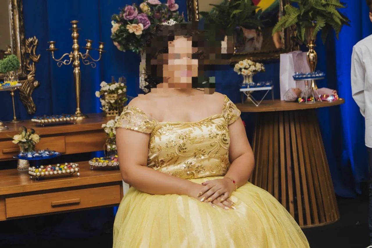 Vestido de debutante dourado praticamente nova  - Foto 3