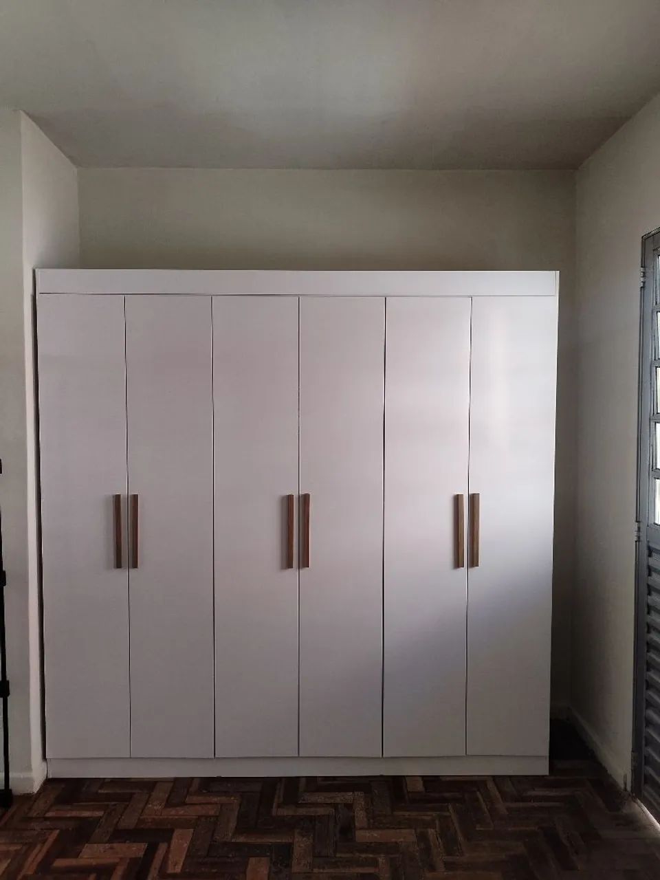 Guarda roupa bartira 6 portas