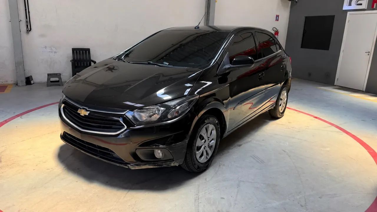 Alugo onix LT 1.0 pronto para rodar! Com gnv!  - Foto 2