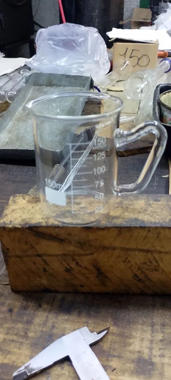Copo Becker 150 ml com alça 