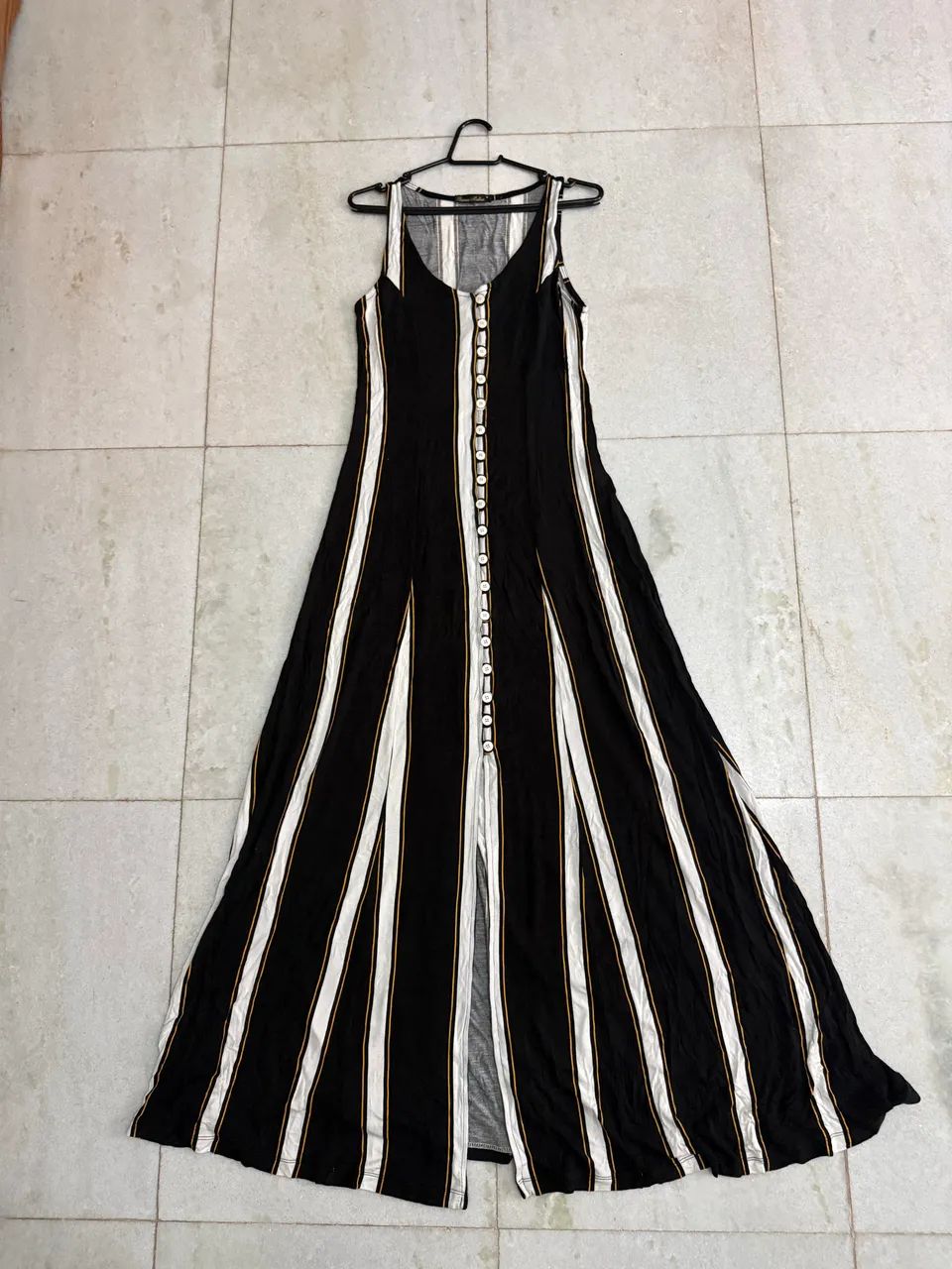 Vestido longo com fenda frontal M  - Foto 4