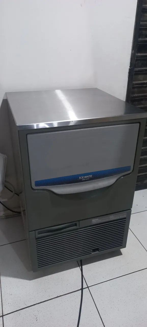 Maquina gelo 