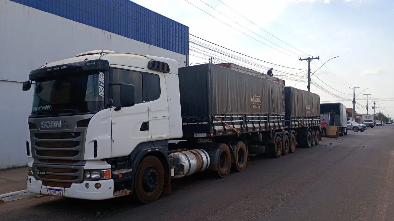 Caminhão Scania 440 2013