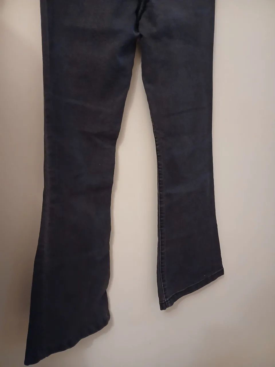 Calça jeans prirre flare preta  - Foto 3