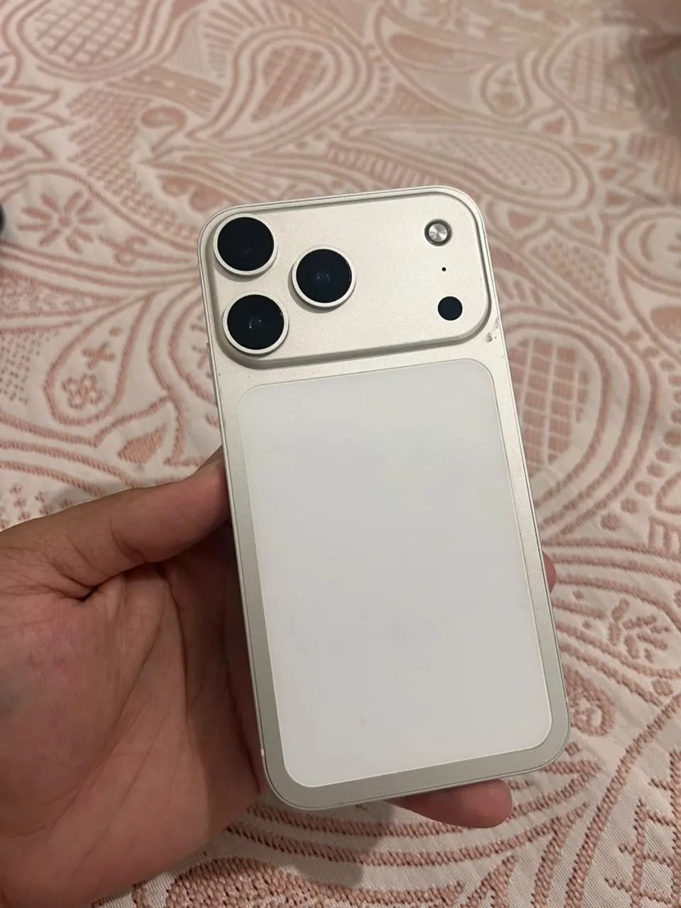 iPhone 11 (carcaça 17 pro)