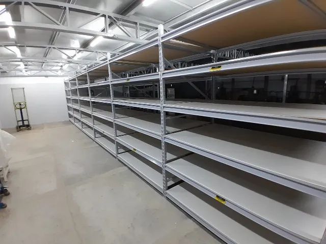 Estantes em aço - Foto 2