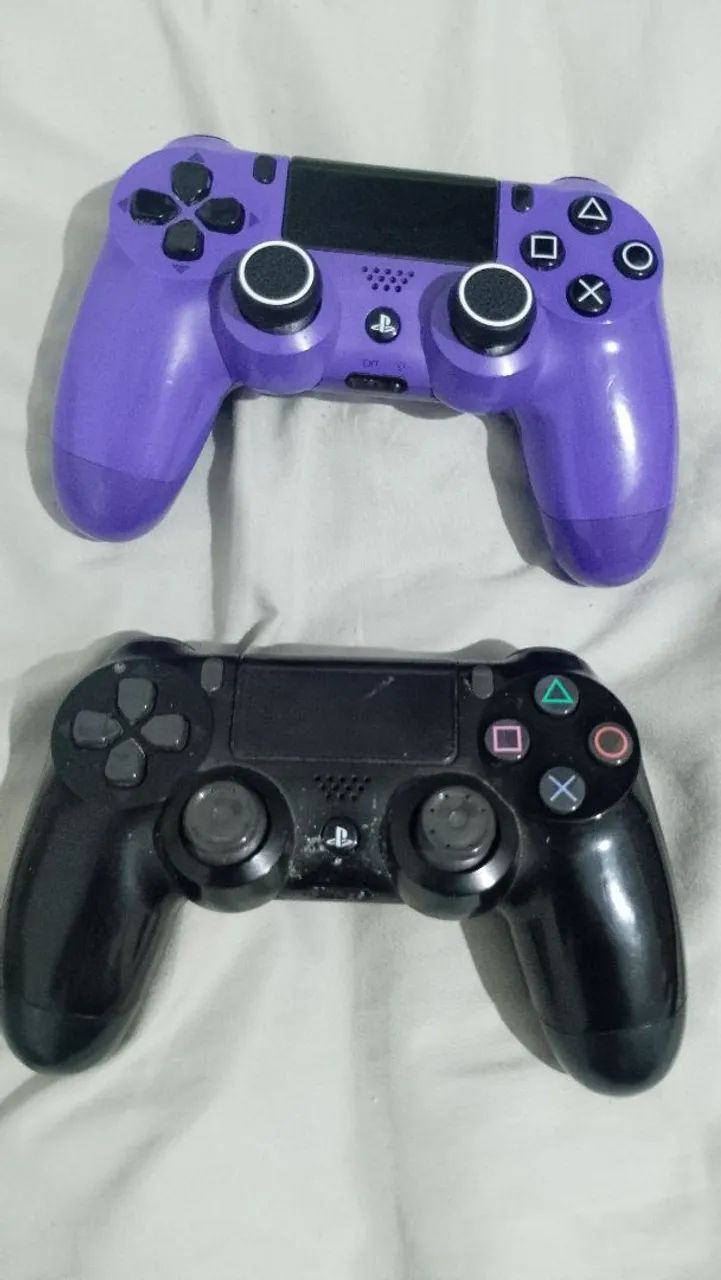 PS4 com 2 controles e jogos mídia física - Foto 2