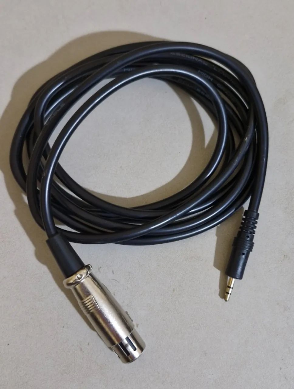 Vendo Kit de Studio com Mesa de Som, Microfone com Pedestral e cabos - Foto 6