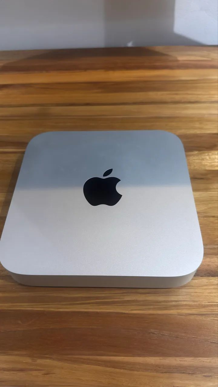 Apple Mac Mini M2 16GB Ram 512GB SSD + Teclado e Mouse Apple Magic (Preto)