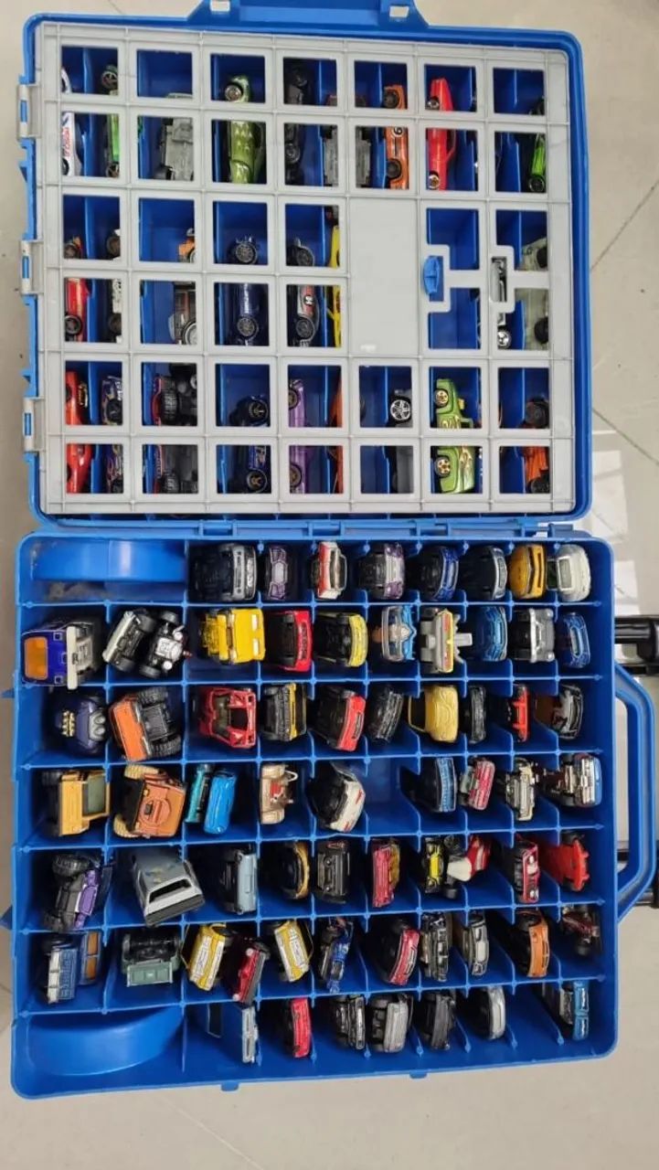 Maleta hotwheels com 100 carrinhos - Foto 2