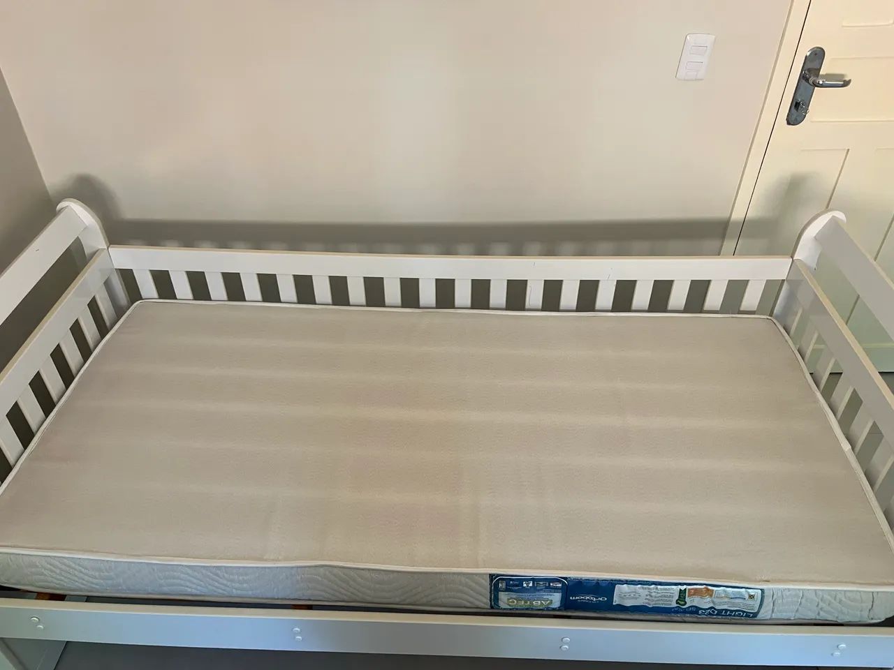 VENDO CAMA BABÁ COM COLCHÃO - Foto 3