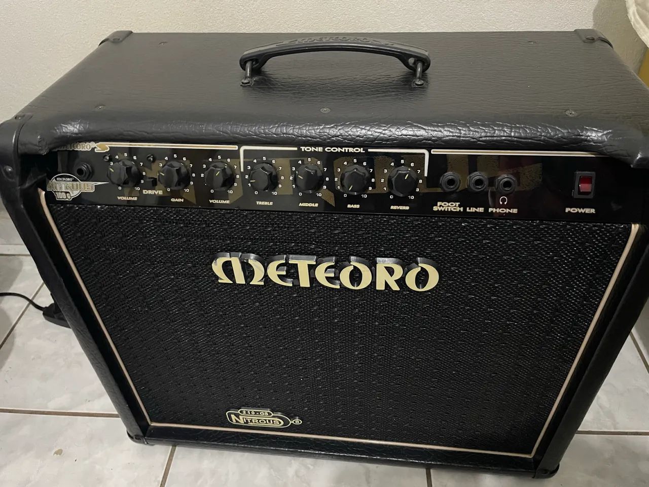 Amplificador Meteoro nitrous 210gs