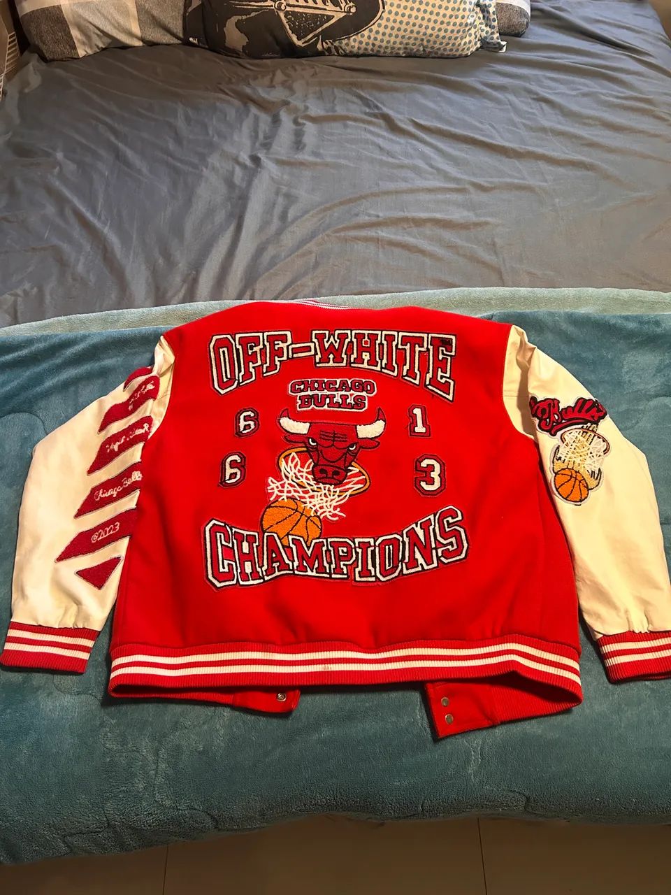 Jaqueta Off White Chicago Bulls - Foto 4