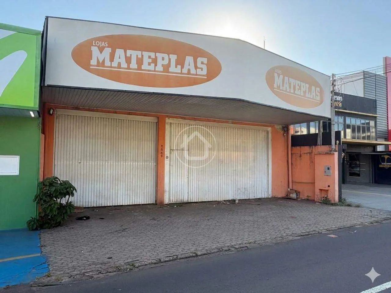 IMÓVEL COMERCIAL EM ÓTIMA LOCALIZAÇÃO