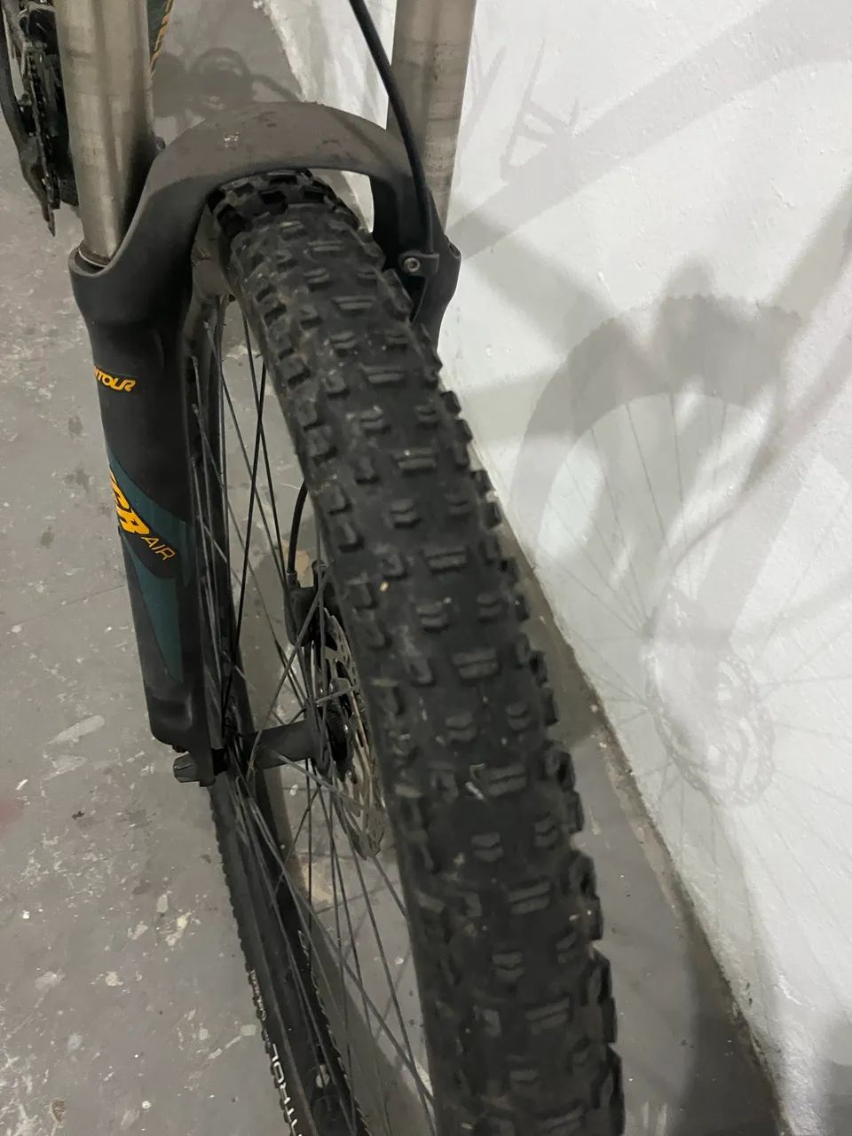 Bicicleta Specialized Rockohopper 2018 Tamanho 17 (M) - Foto 2