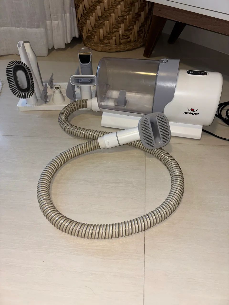 ASPIRADOR DE PELOS PET - NEWPET (ESCOVA, APARA E ASPIRA)