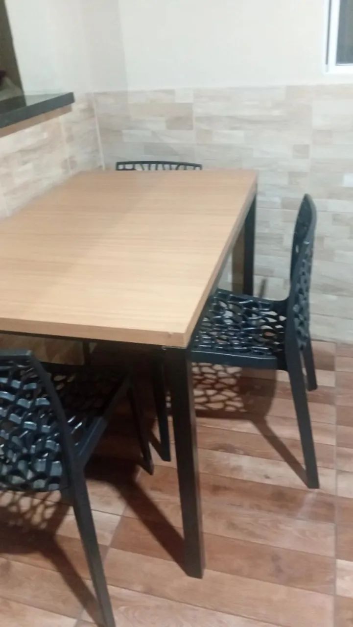 Mesa industrial  de madeira 4 cadeiras - Foto 4
