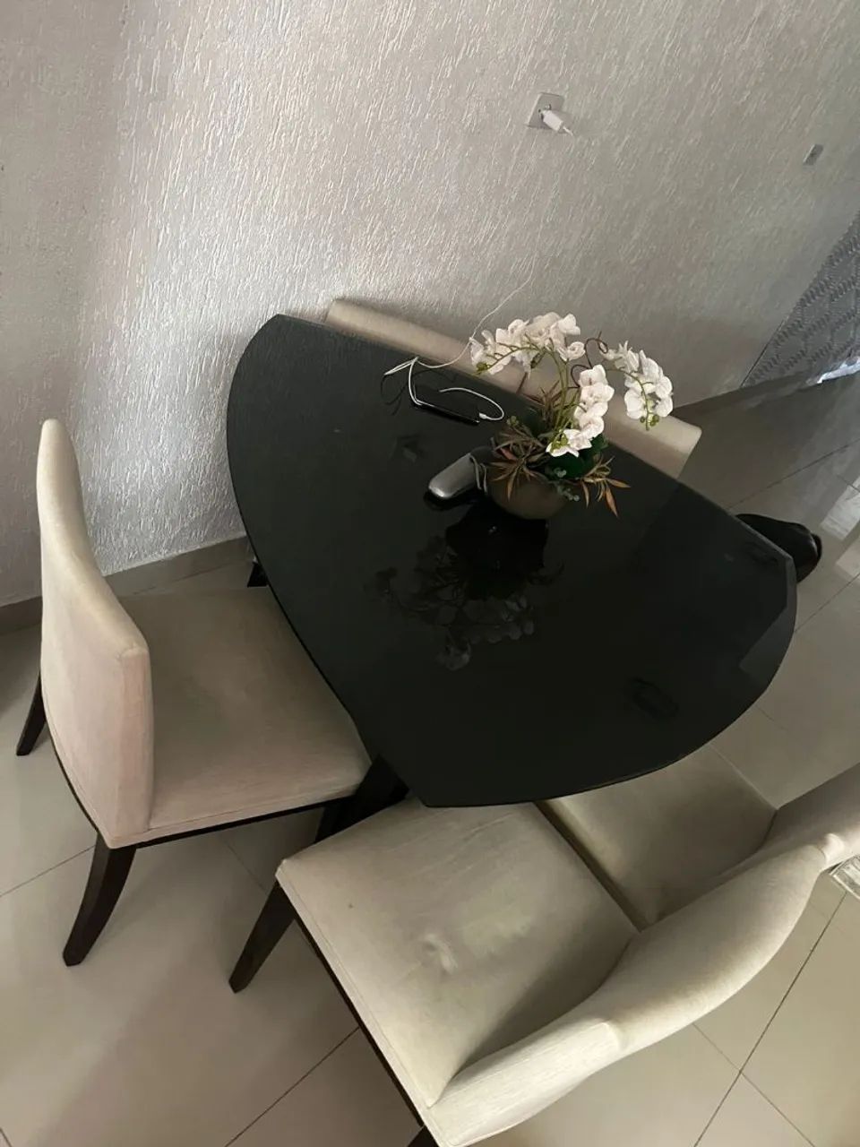 Linda mesa de vidro com 5 cadeiras  - Foto 2