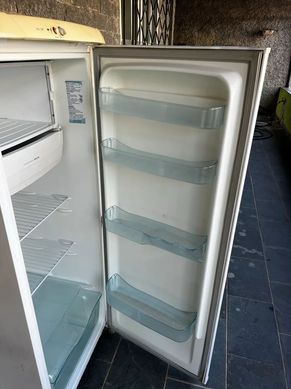 Geladeira Eletrolux 260L - Foto 2