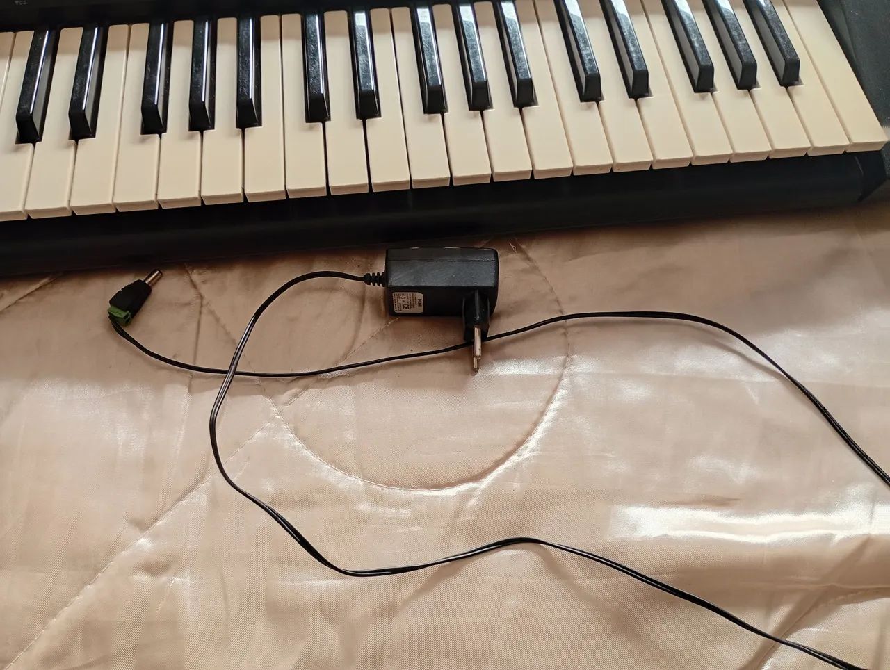 Teclado Yamaha PSR E430 - Foto 4