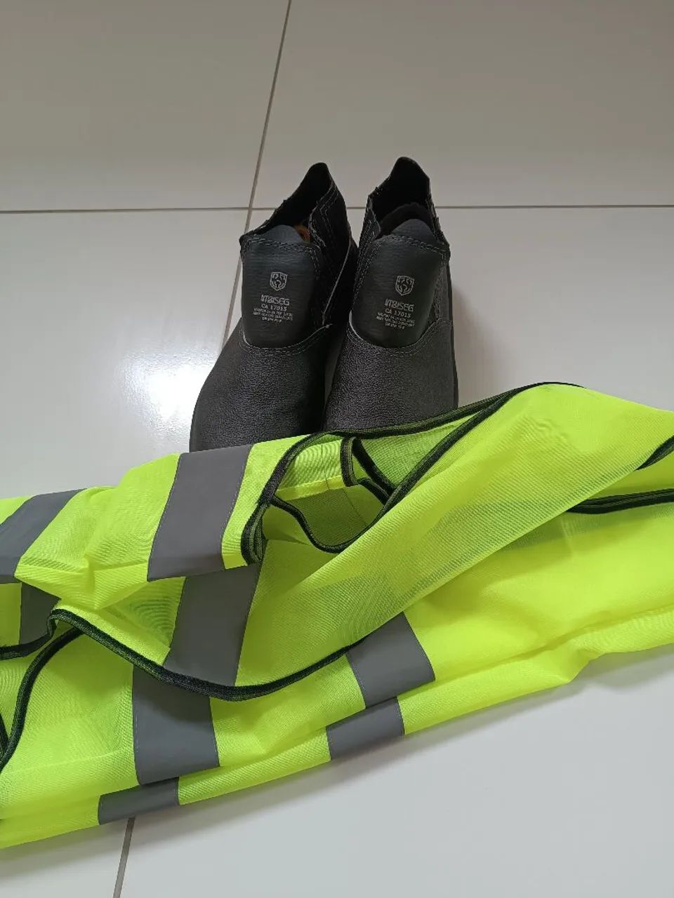 Kit shoppe colete refletor e bota tamanho 40