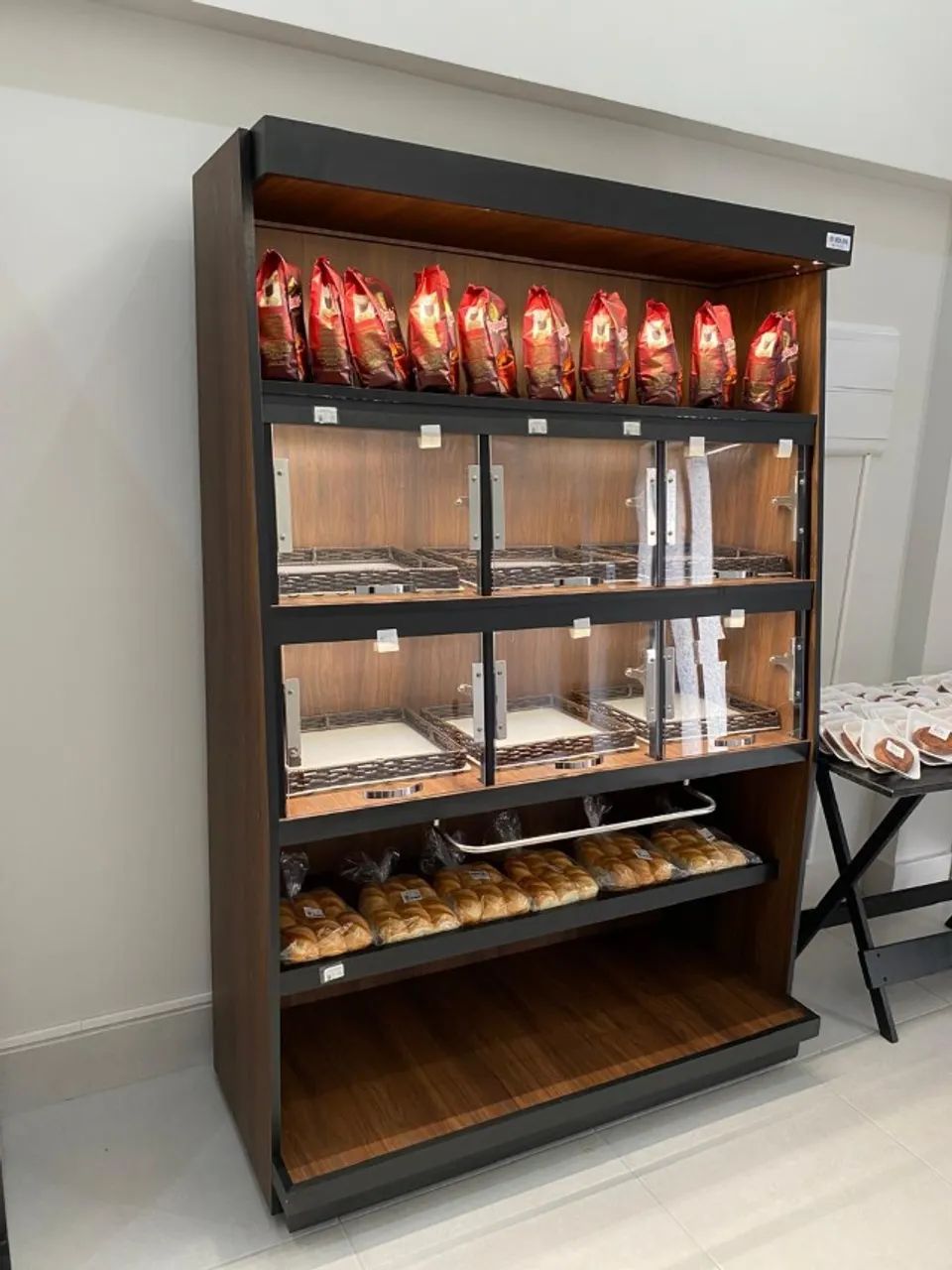 Expositor de Pães Kolde Premium com LED - Excelente Estado - Foto 3