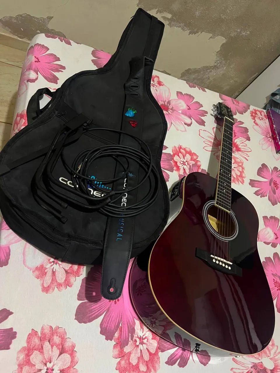 Vende-se este violão 