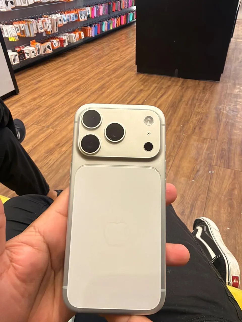 IPHONE 17 PRO  - Foto 2