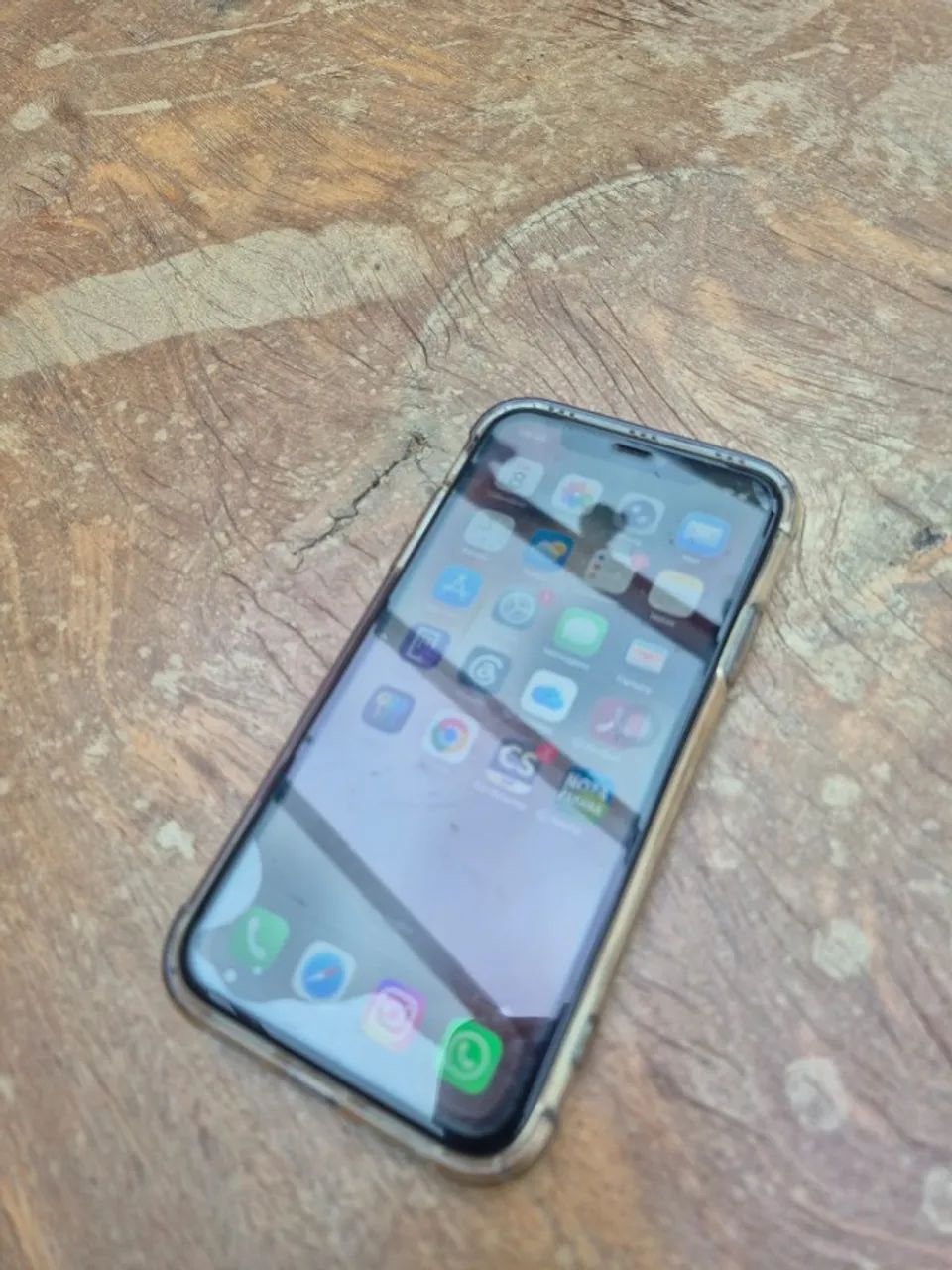 Vendo Iphone 11 128gb preto ótimo estado - Foto 4