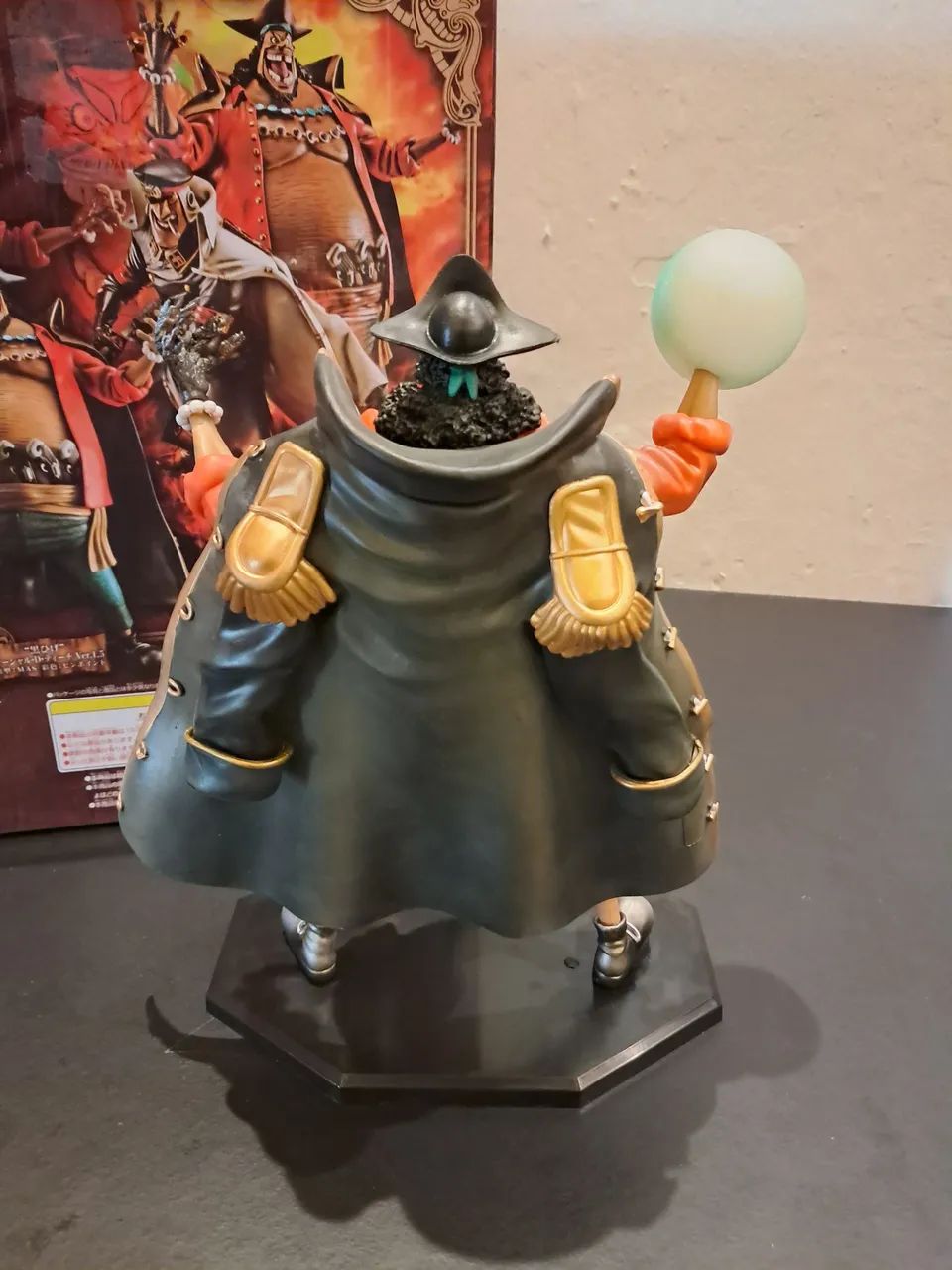 Action Figure One Piece - Marshall D. Teach Barba Negra 27cm - Foto 5